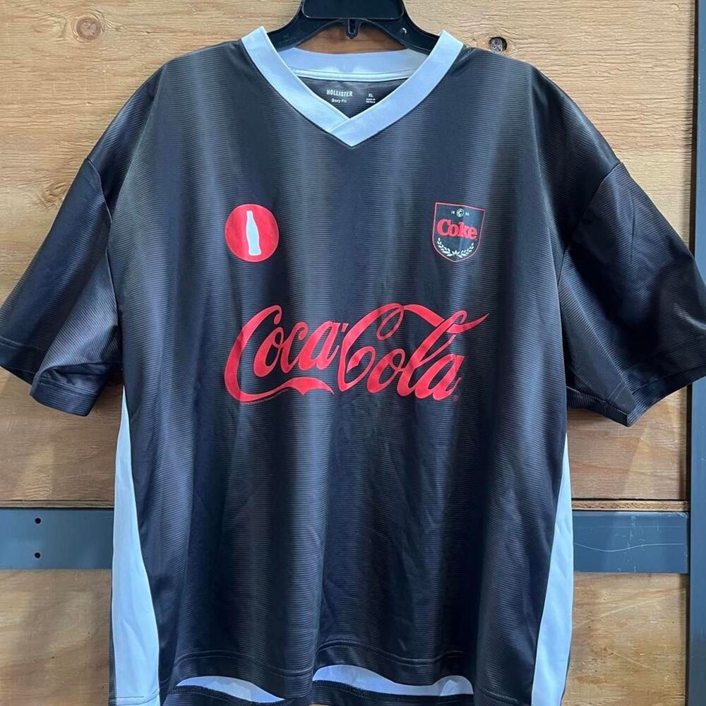 Hollister-co Men's Black and Grey Shirt